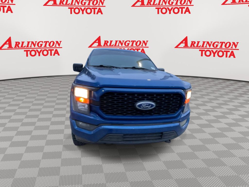 View vehicle photo 4