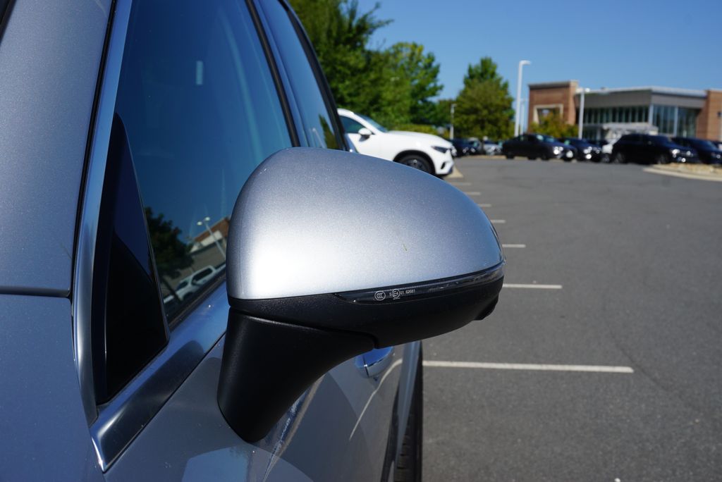 Thumbnail: 2025 Mercedes-Benz GLC - 12