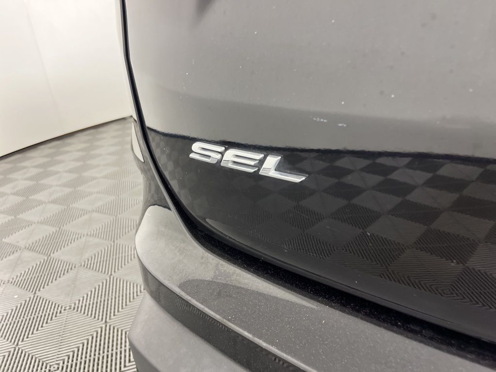 Thumbnail: 2024 Ford Edge - 19