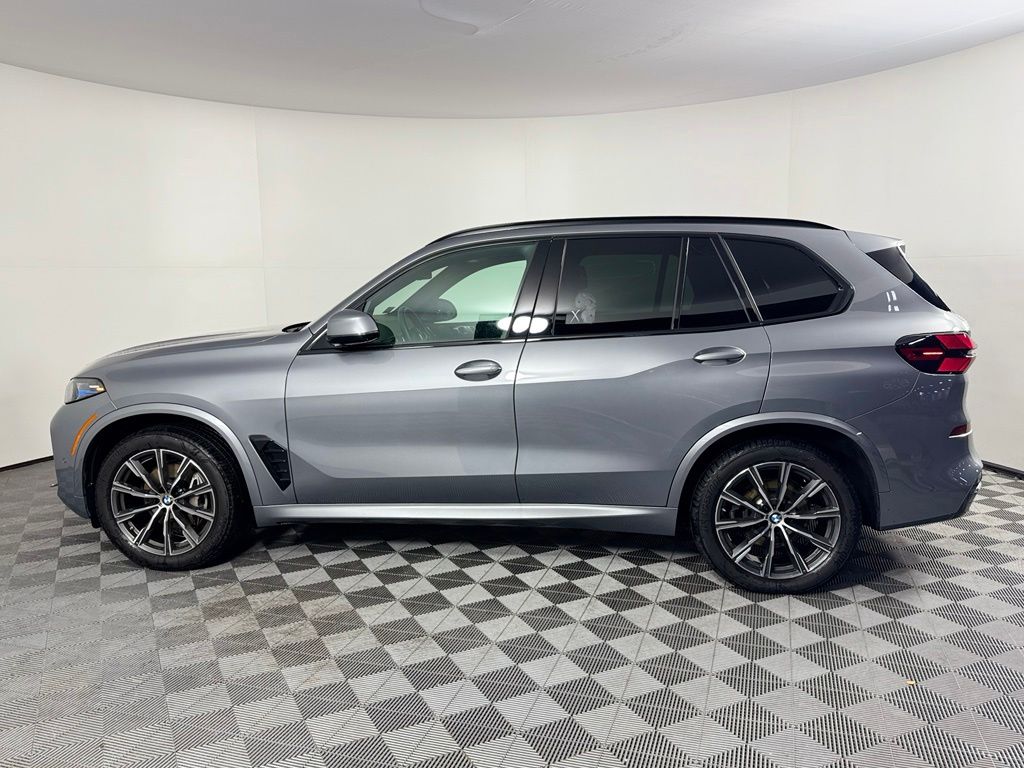 Thumbnail: 2026 BMW X5 - 8
