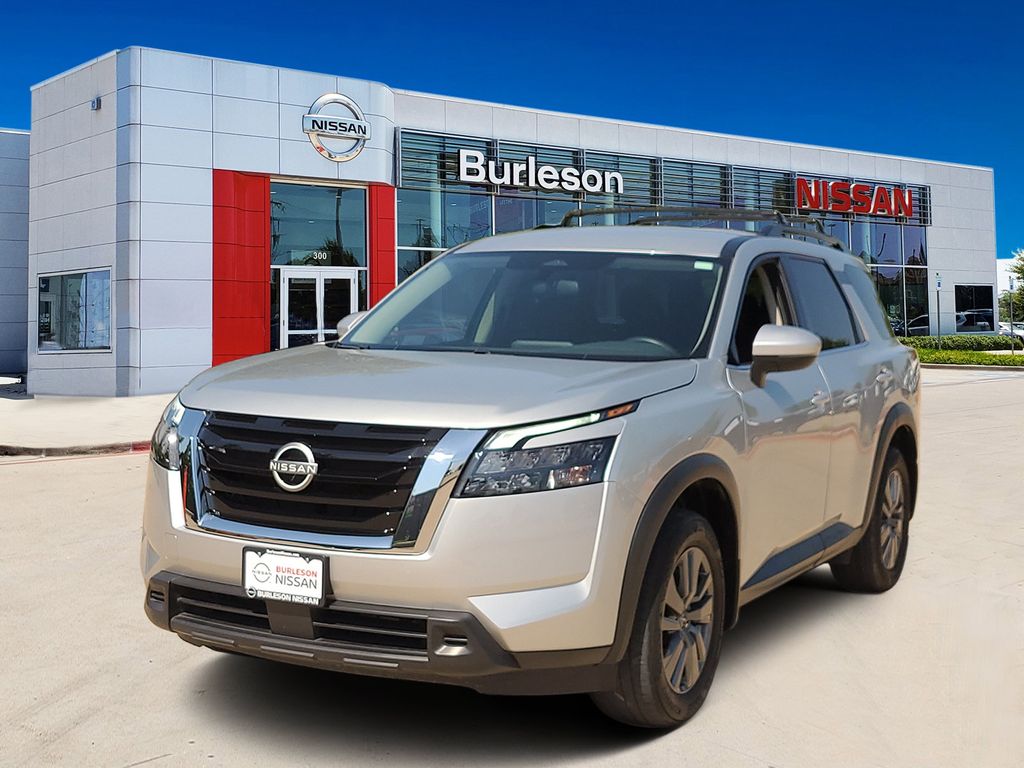 Brilliant Silver Metallic 2024 Nissan Pathfinder SUV / Crossover Front-Wheel Drive 9-Speed Automatic