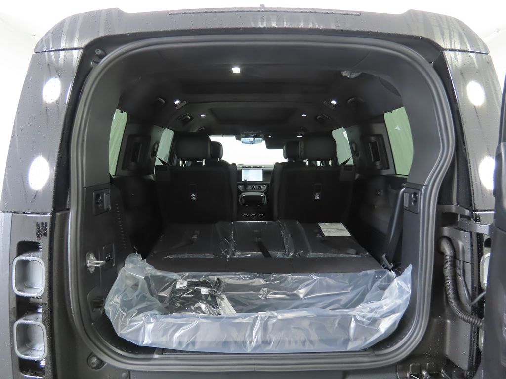 2025 Land Rover Defender 130 30
