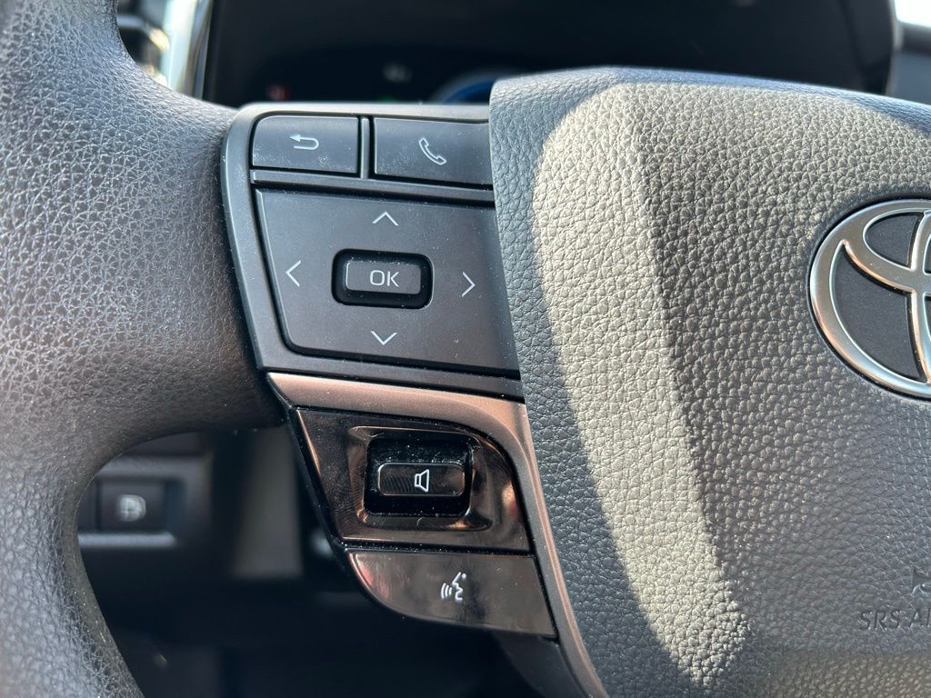 Thumbnail: 2025 Toyota Camry - 20