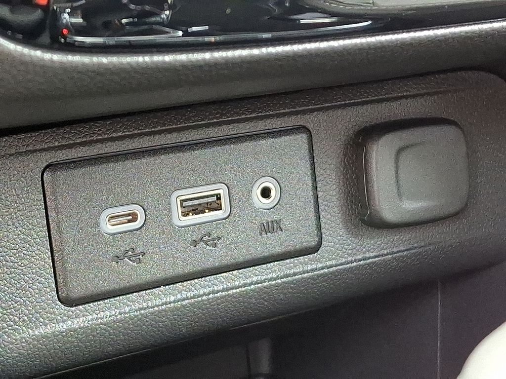 Thumbnail: 2023 Buick Encore GX - 25