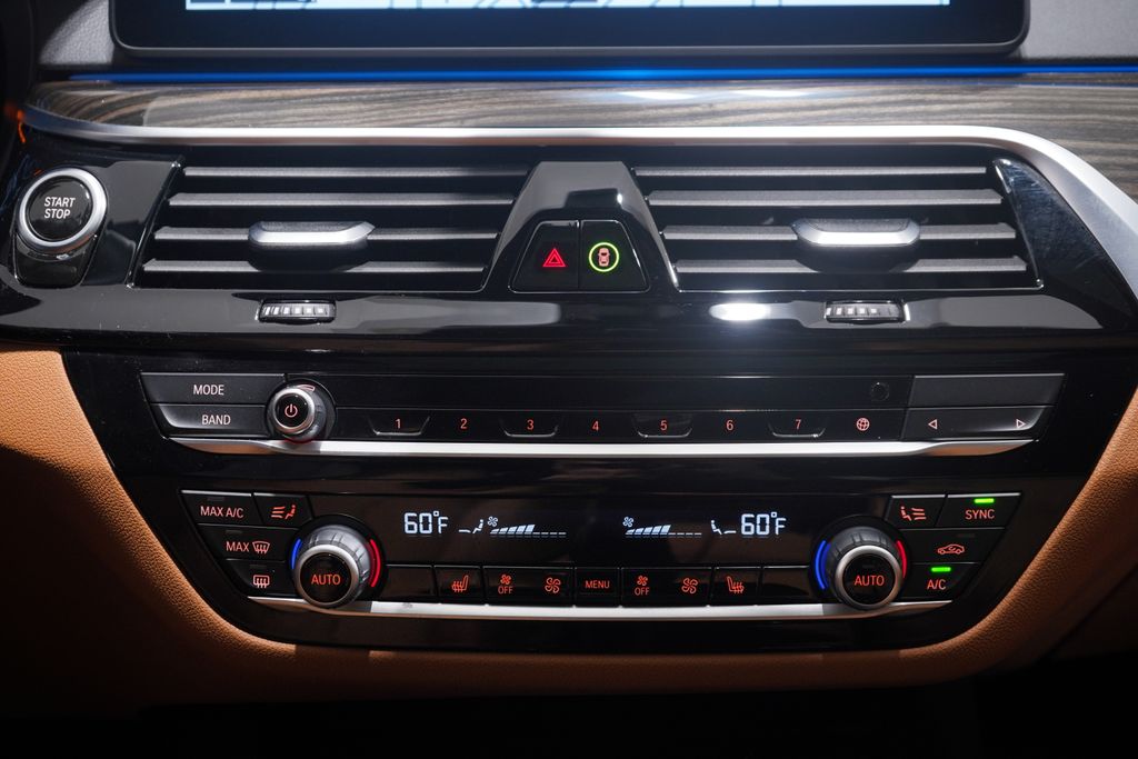 2022 BMW 5 Series 530e iPerformance 13