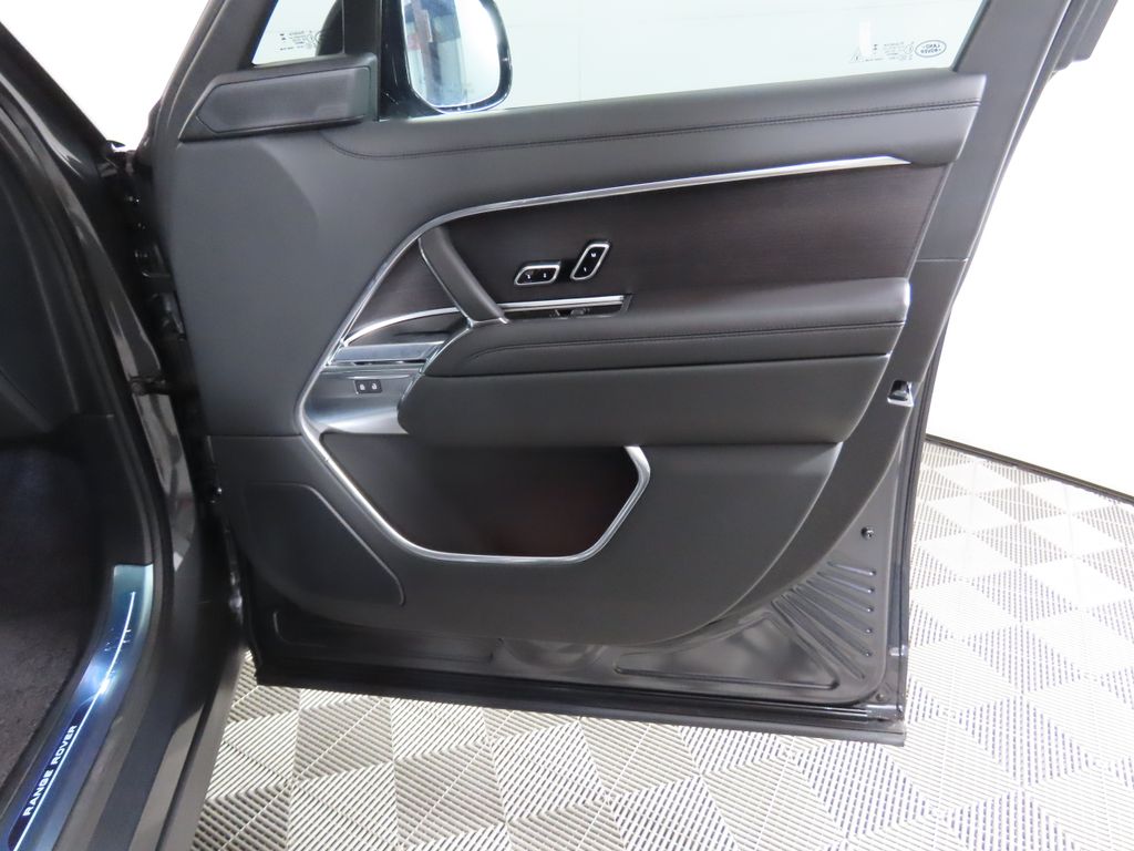 Thumbnail: 2025 Land Rover Range Rover - 26