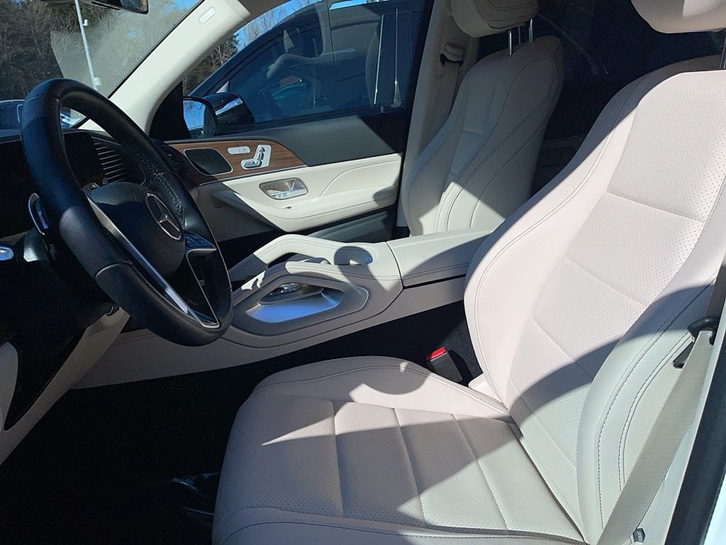 Thumbnail: 2025 Mercedes-Benz GLE - 4