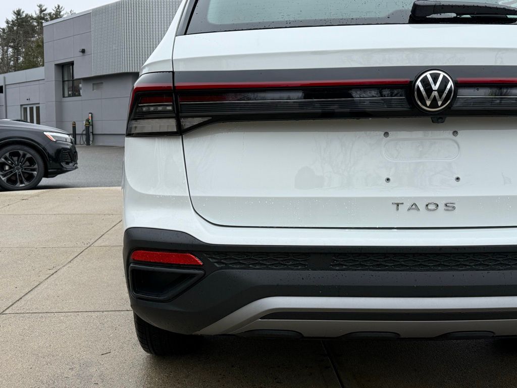 New 2026 White Volkswagen 1.5T S image 14