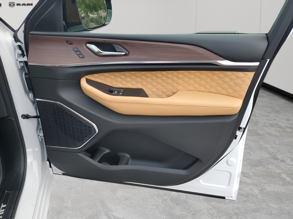 New Car 2025 Jeep Grand Cherokee L  Summit For Sale Under $60,000 In Austin, Texas