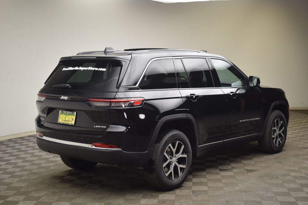 new 2025 Jeep Grand Cherokee car, priced at $43,897