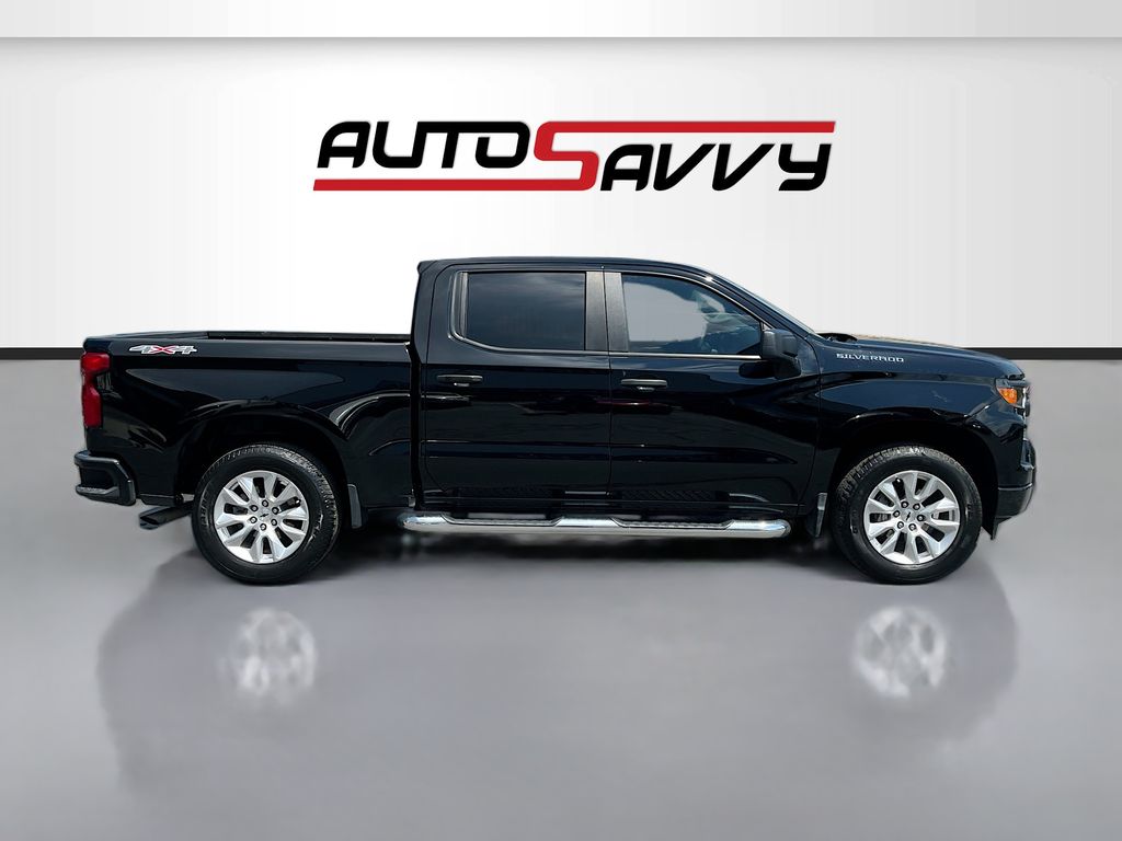 Used 2023 Black Chevrolet Custom image 8