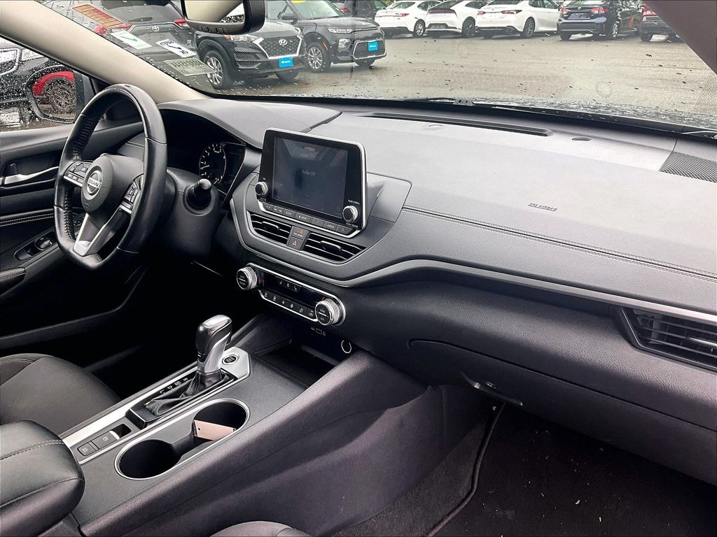 2019 Nissan Altima — photo 14