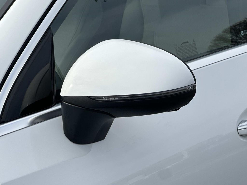 Thumbnail: 2023 Mercedes-Benz GLC - 2