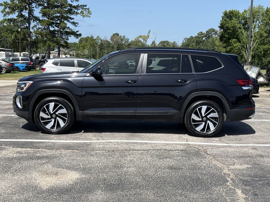 2024 Volkswagen Atlas 2.0T SE w/Technology Black at DeMontrond Auto Country