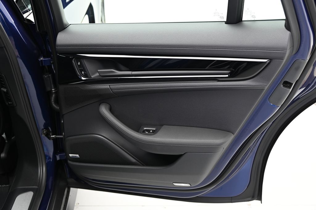 Thumbnail: 2024 Porsche Panamera - 15