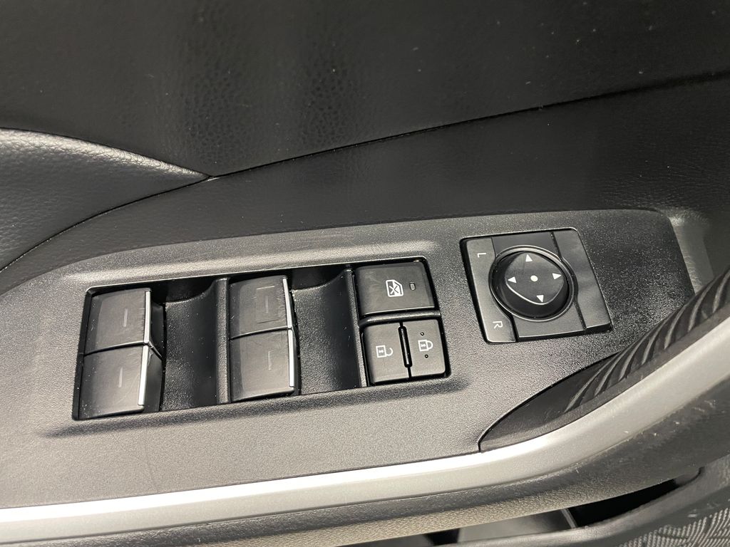 2023 Toyota RAV4 XLE 10