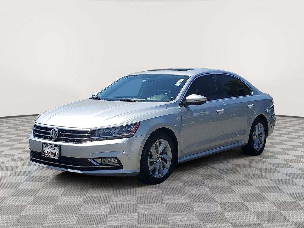 Used 2018 Reflex Silver Metallic Volkswagen 2.0T SE image 2