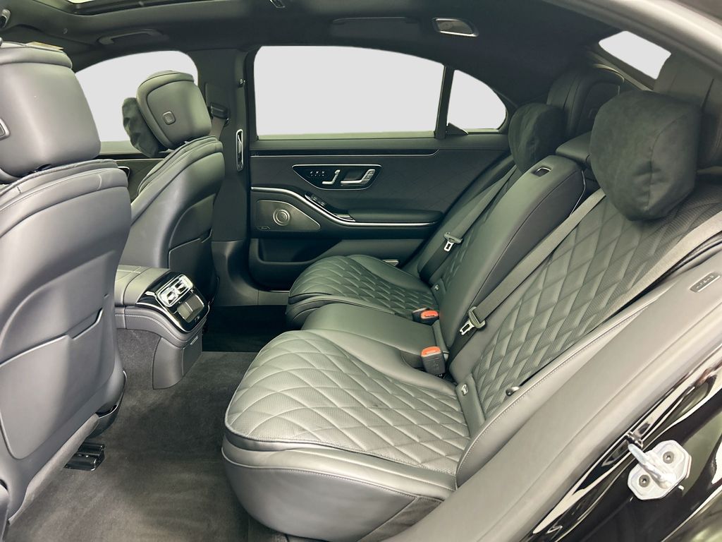 Thumbnail: 2024 Mercedes-Benz S-Class - 19