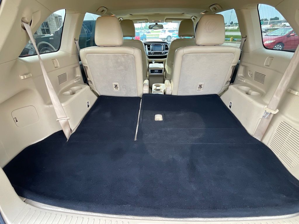 2016 Toyota Highlander XLE V6 Blue at Gullo Toyota