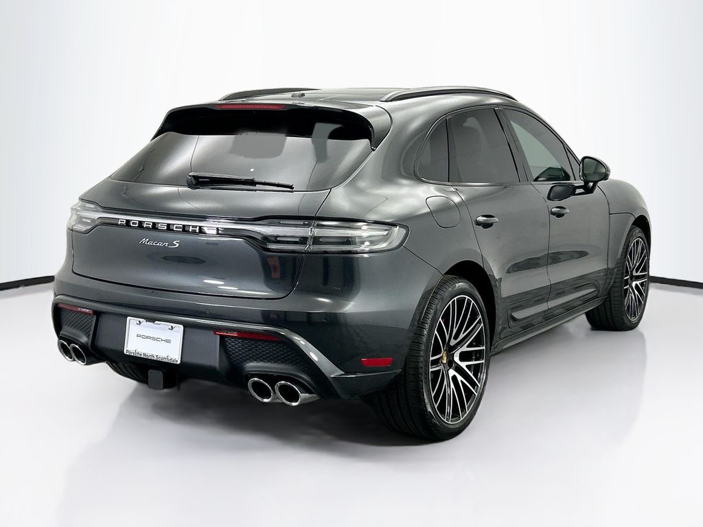 Thumbnail: 2026 Porsche Macan - 7