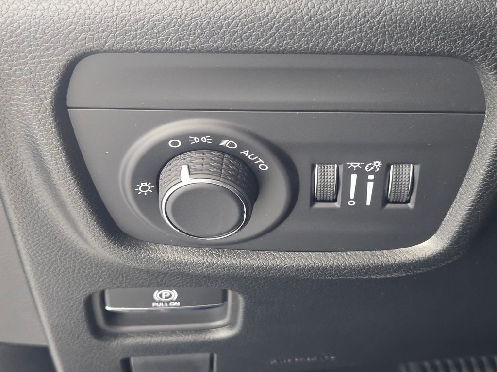 new 2025 Jeep Grand Cherokee car, priced at $26,420