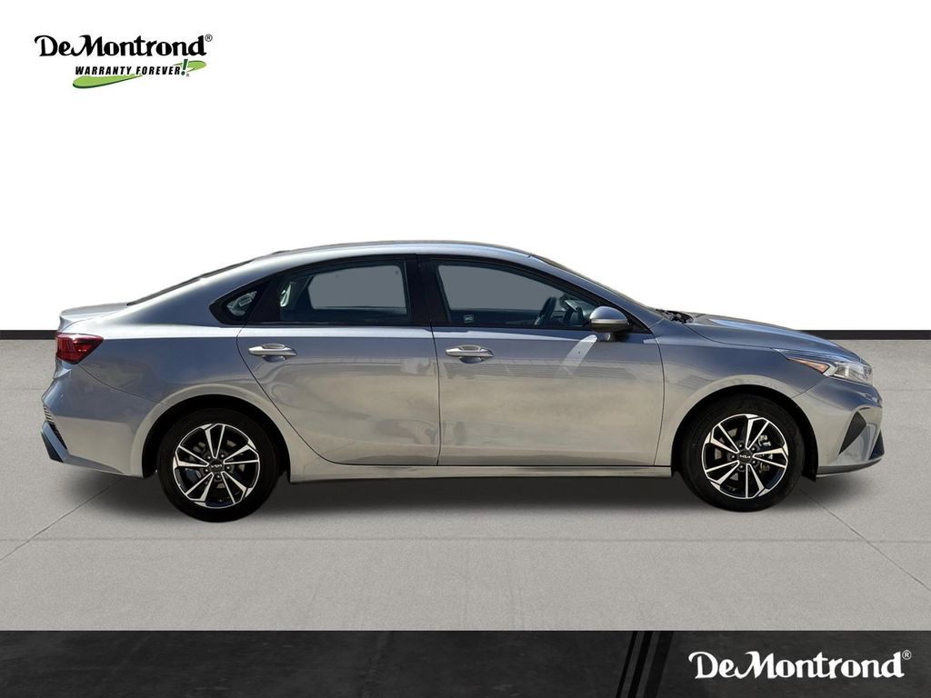 Used 2024 Steel Gray Kia LXS image 4