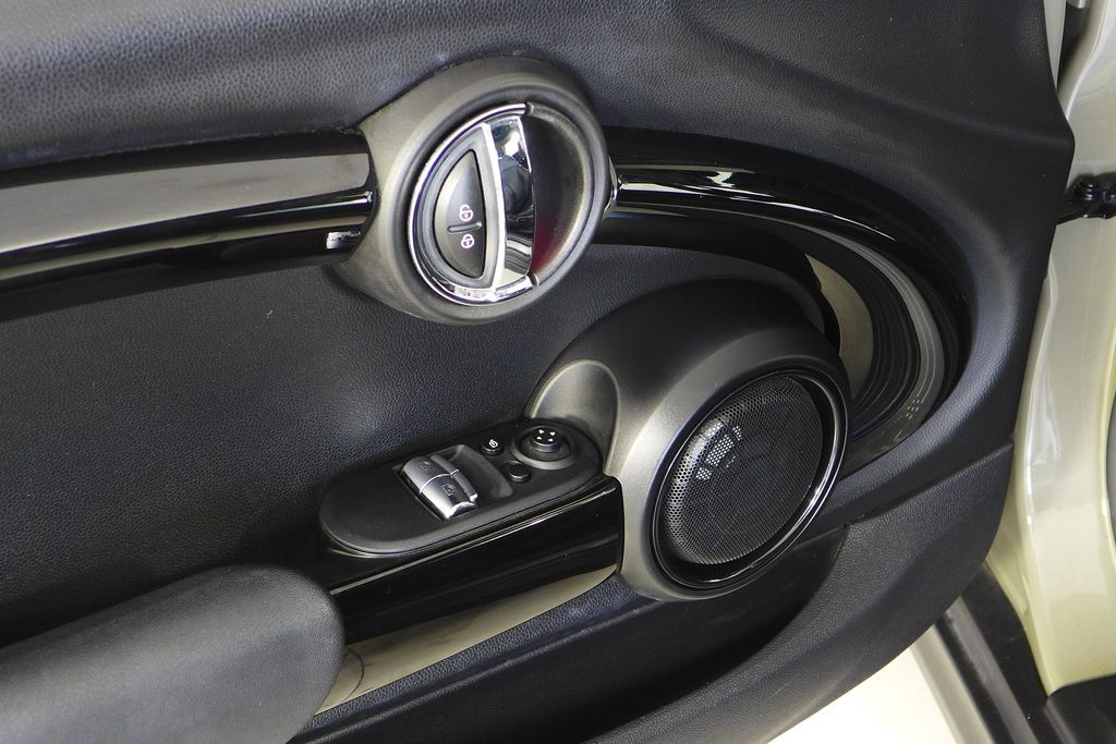 Thumbnail: 2019 MINI Cooper - 12