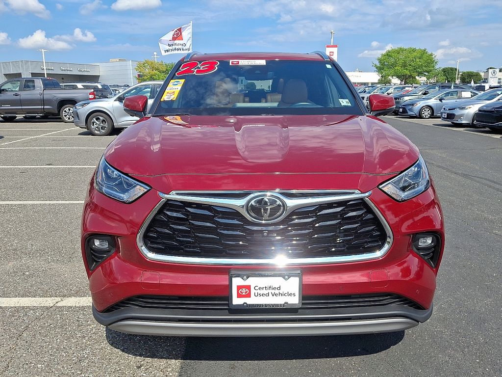 Thumbnail: 2023 Toyota Highlander - 2