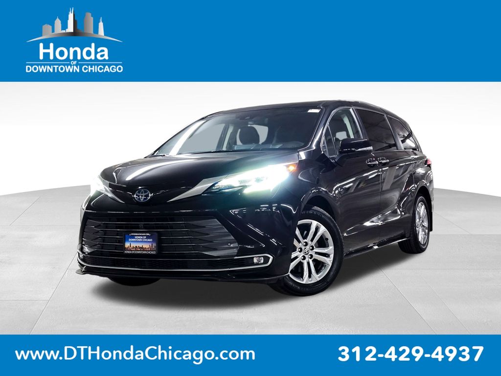 2022 Toyota Sienna Platinum