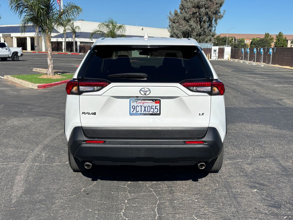 Thumbnail: 2022 Toyota RAV4 - 6