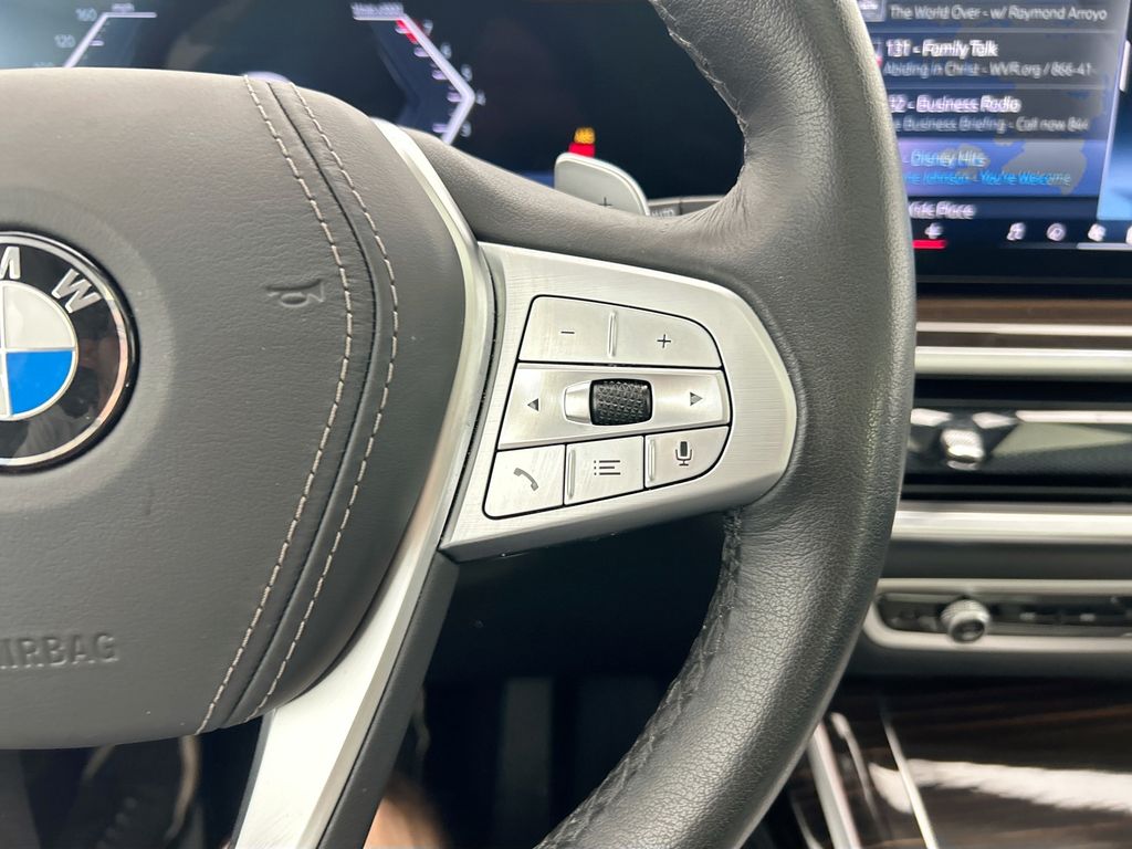 Thumbnail: 2026 BMW X7 - 12