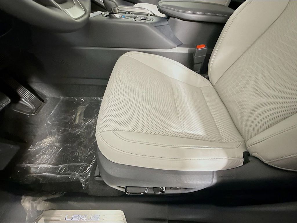 Thumbnail: 2026 Lexus TX - 21