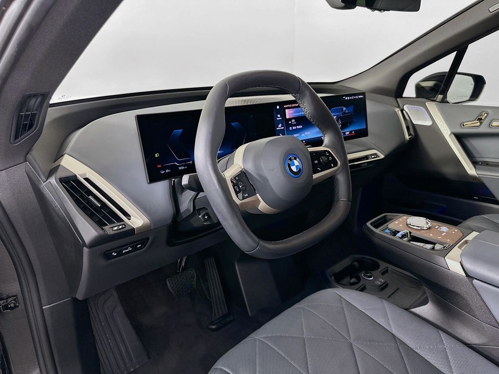 Thumbnail: 2023 BMW iX - 9