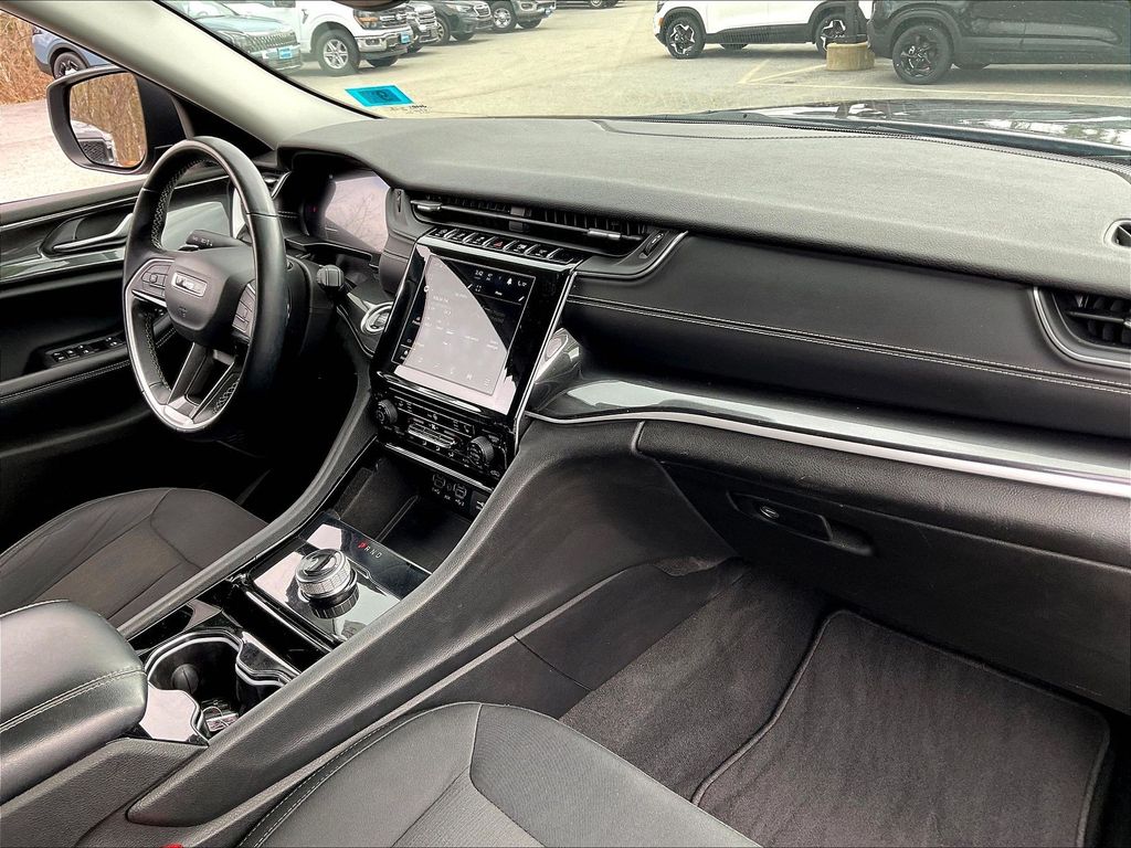 2022 Jeep Grand Cherokee — photo 13