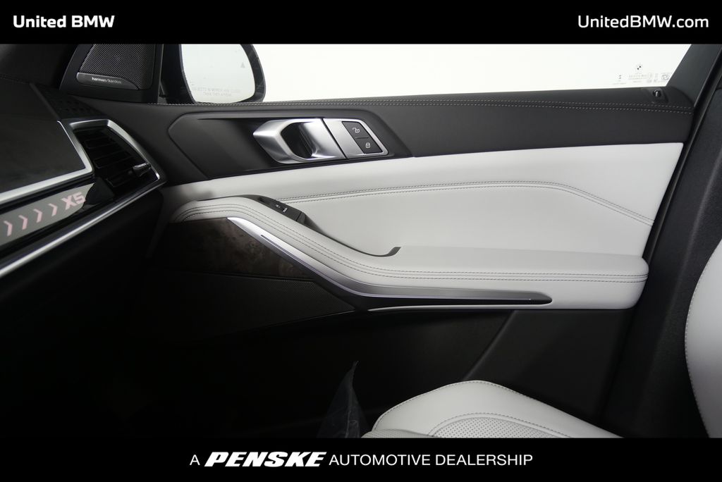 Thumbnail: 2026 BMW X5 - 23