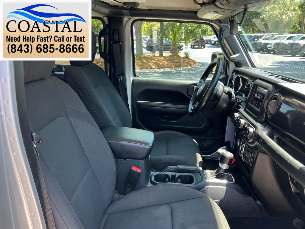 2022 Jeep Gladiator Altitude Silver at Bob King Buick GMC