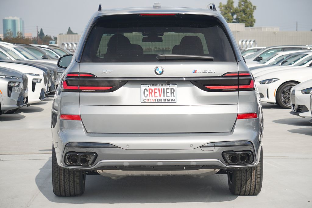 2025 BMW X7 M60i 6