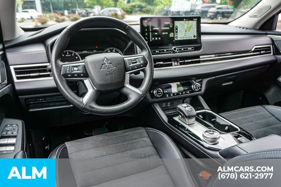 2025 Mitsubishi Outlander SE - Photo 29