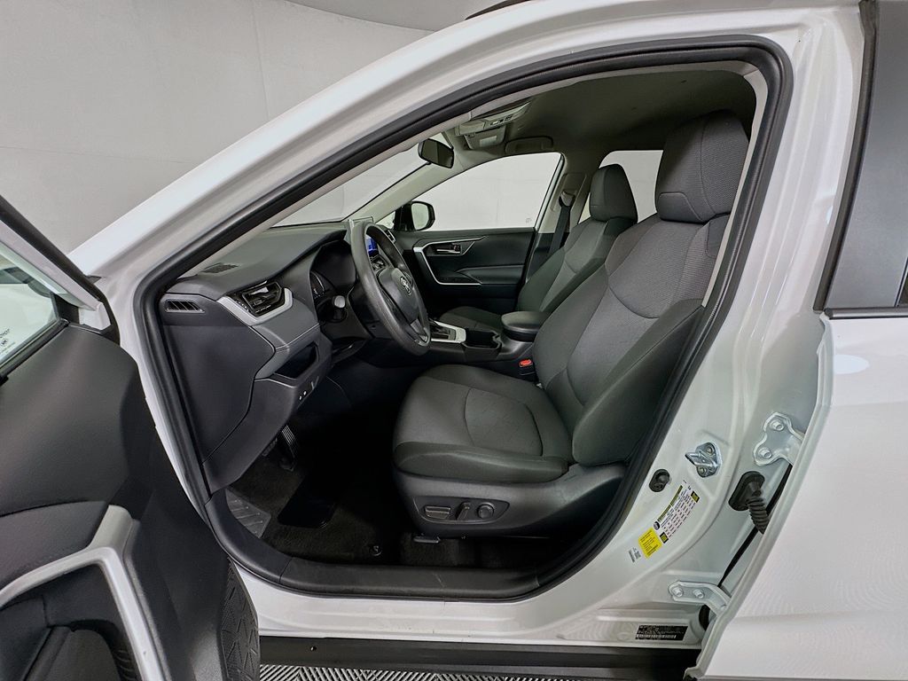 Thumbnail: 2025 Toyota RAV4 - 20