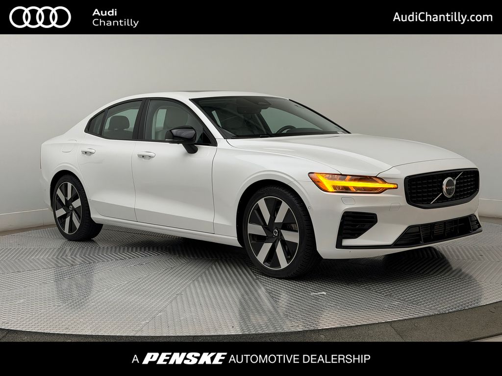 Thumbnail: 2024 Volvo S60 - 1