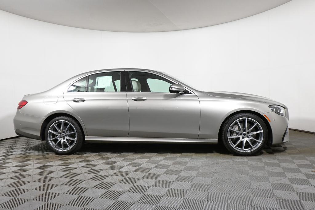 Thumbnail: 2022 Mercedes-Benz E-Class - 8
