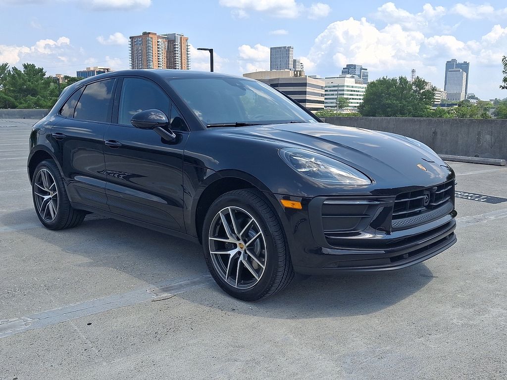 Thumbnail: 2026 Porsche Macan - 7