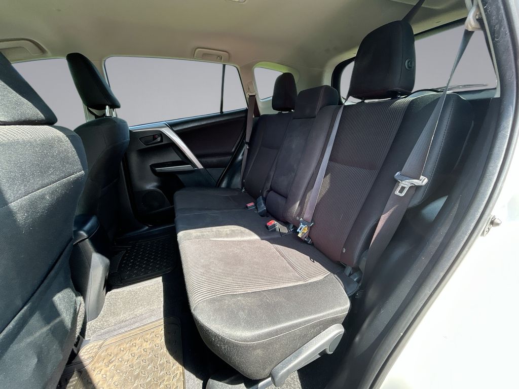 Thumbnail: 2018 Toyota RAV4 - 27