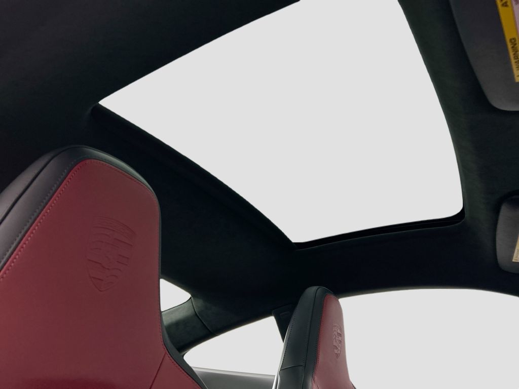 Thumbnail: 2026 Porsche 911 - 21