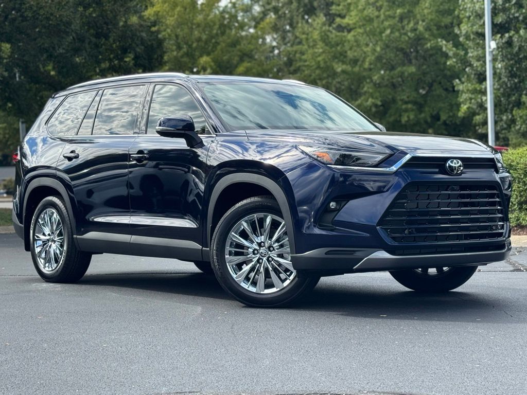 2026 Toyota Grand Highlander Platinum photo 2