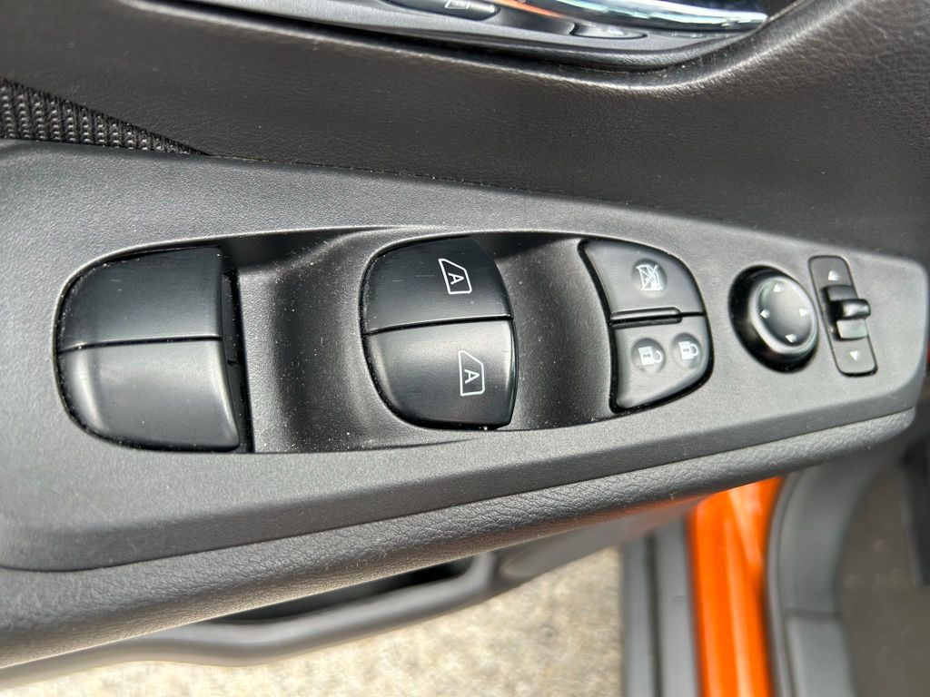 Thumbnail: 2021 Nissan Kicks - 16