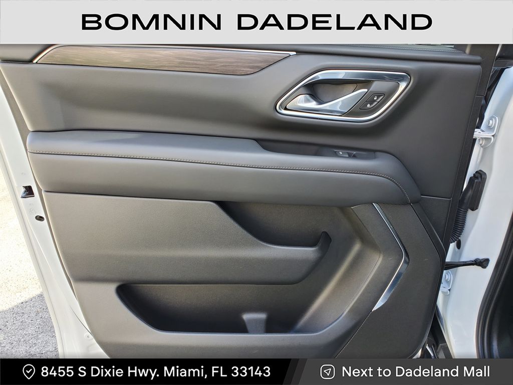 2024 Chevrolet Suburban LS photo