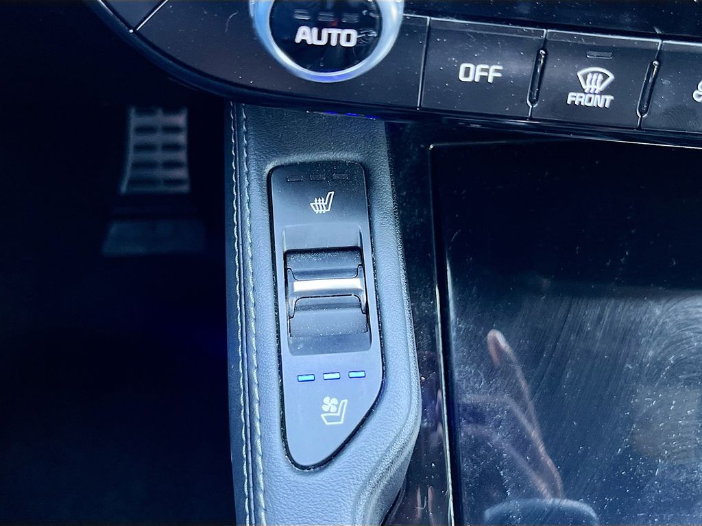 Used 2024 Black Kia SX X-Line image 21