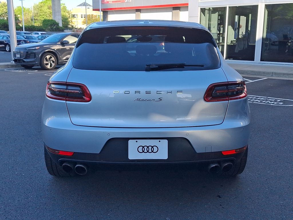 Thumbnail: 2016 Porsche Macan - 5