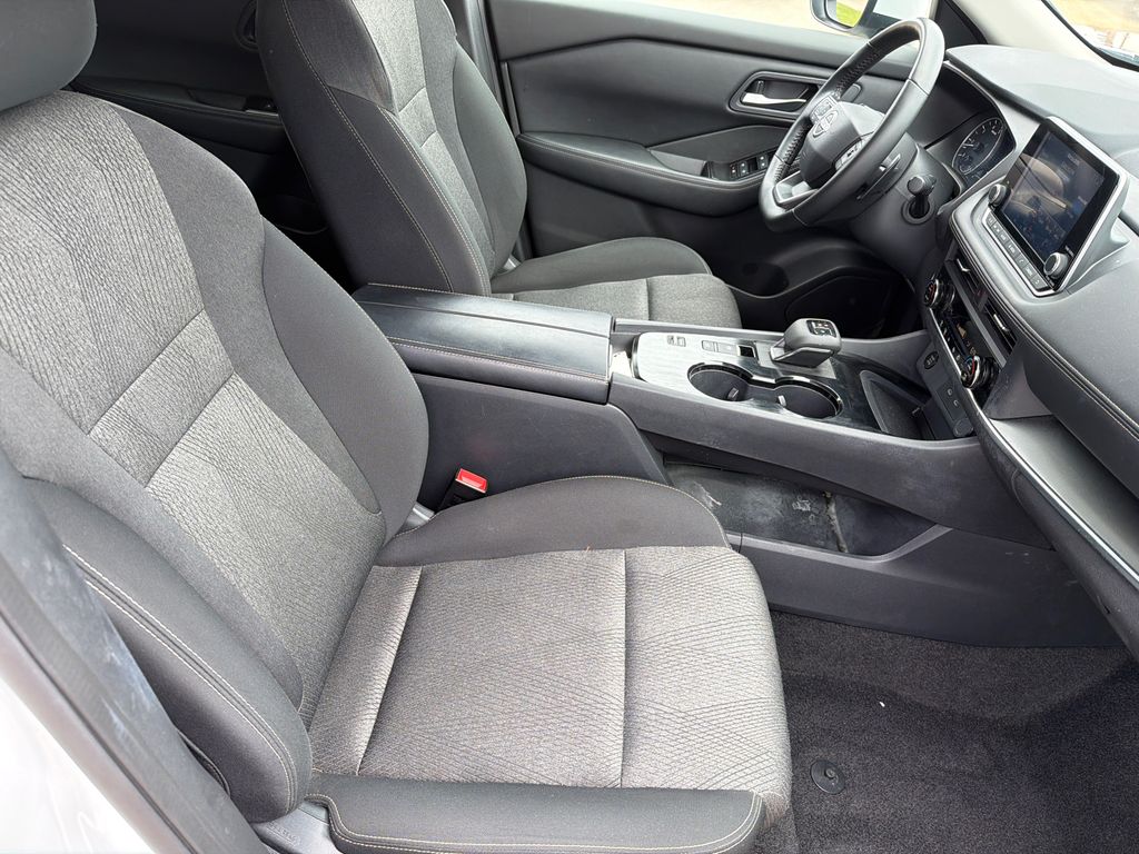 Used 2025 White Nissan SV image 13